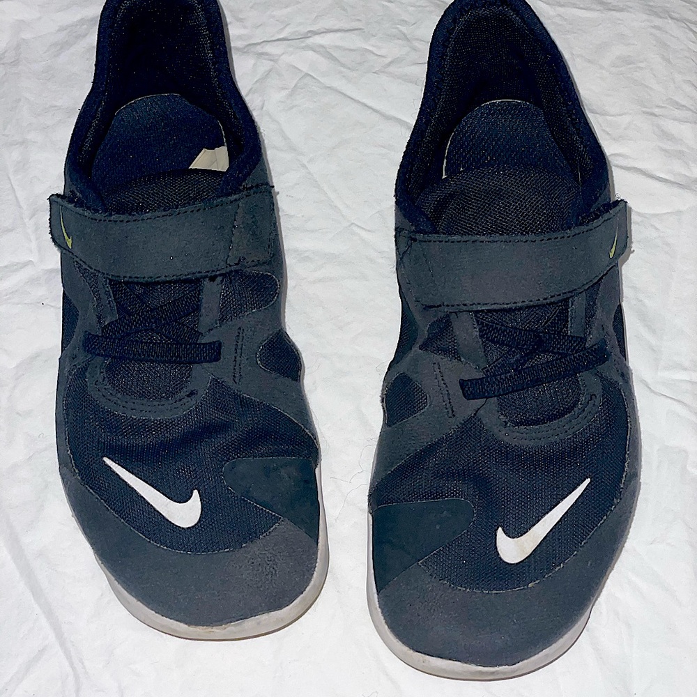 Practically New, Nike Free Flex 5.0 Running Sneakers, Black, Size 3Y